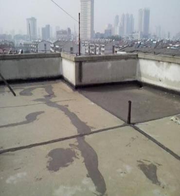 西峡漏水维修 楼顶漏水是什么原因，楼顶漏水维修方法是什么?